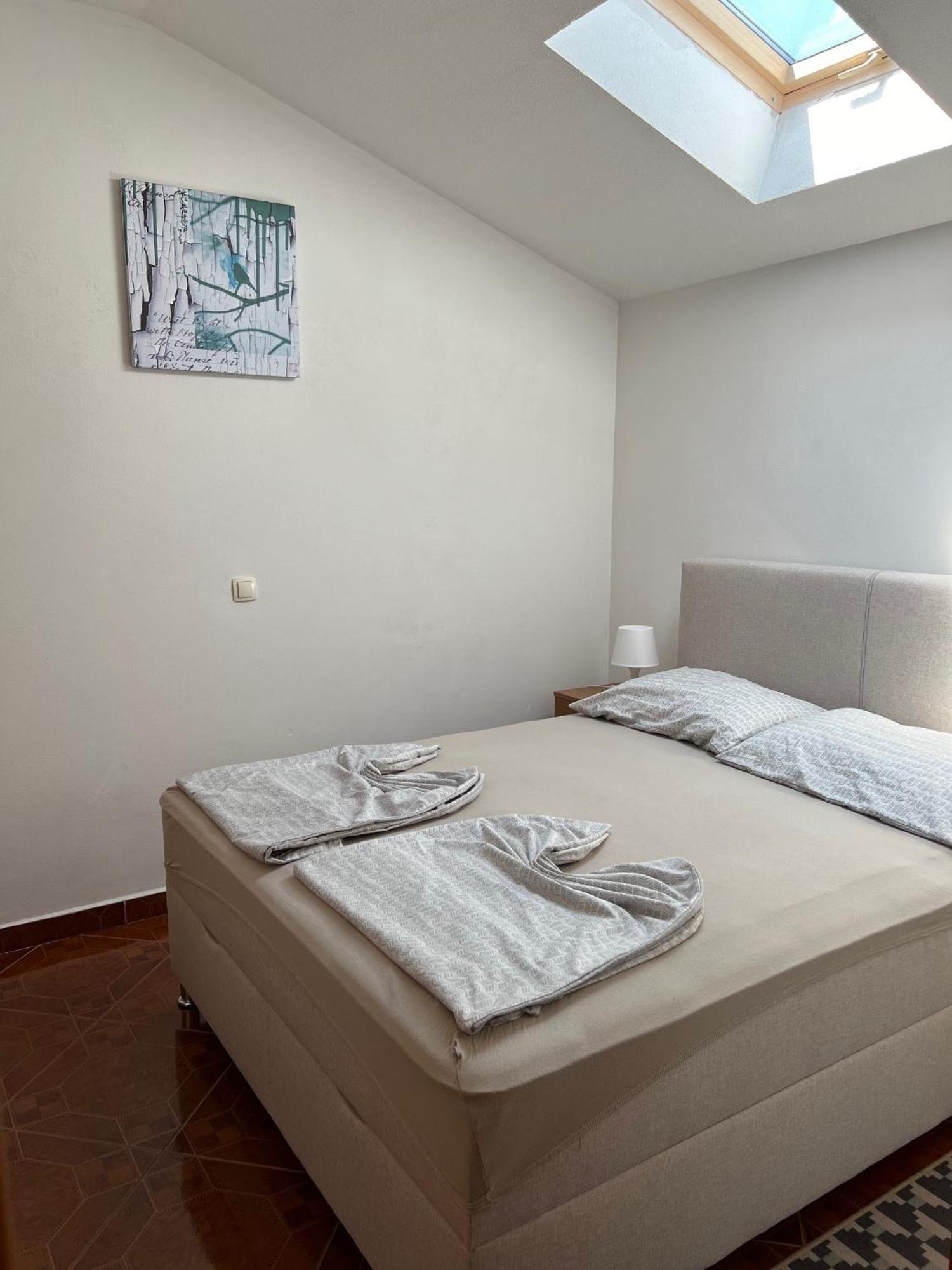 Guest House Laura Crveni Vrh Extérieur photo