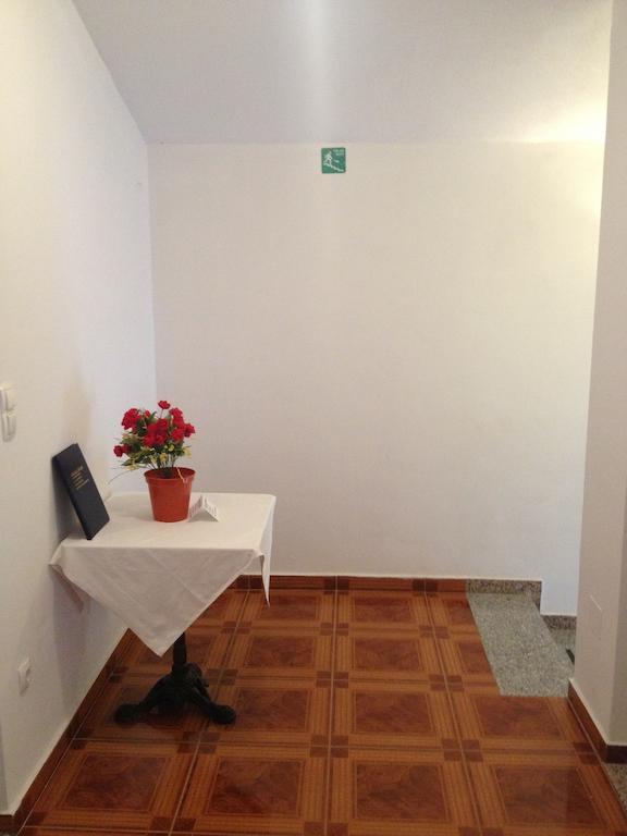 Guest House Laura Crveni Vrh Extérieur photo